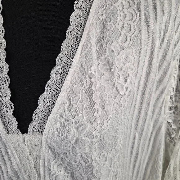 Suzanne Betro Lace Top - Picture 2 of 5